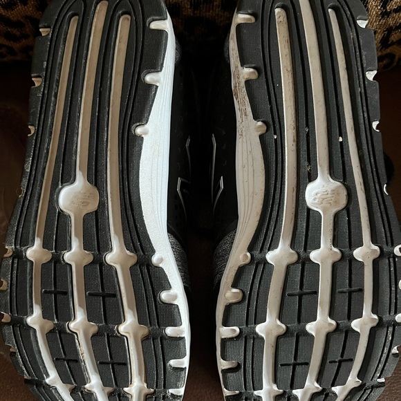 577 Cross Trainer Tennis Shoes - Picture 7 of 7